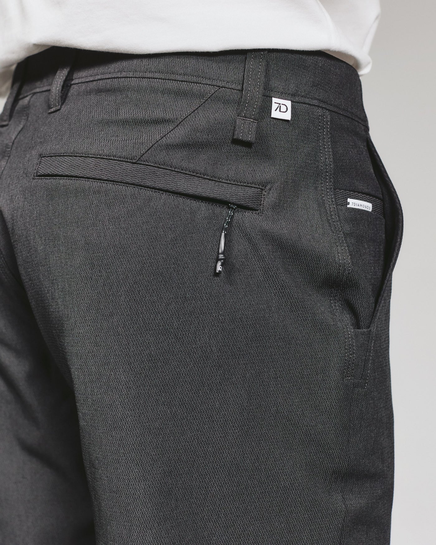 Everest 8" Hybrid Shorts in Charcoal