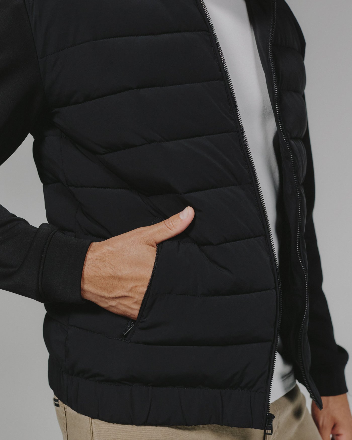 Rev Puffer Full Zip in Black