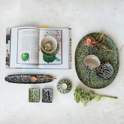 Stoneware Dish w/ Wax Relief Botanicals