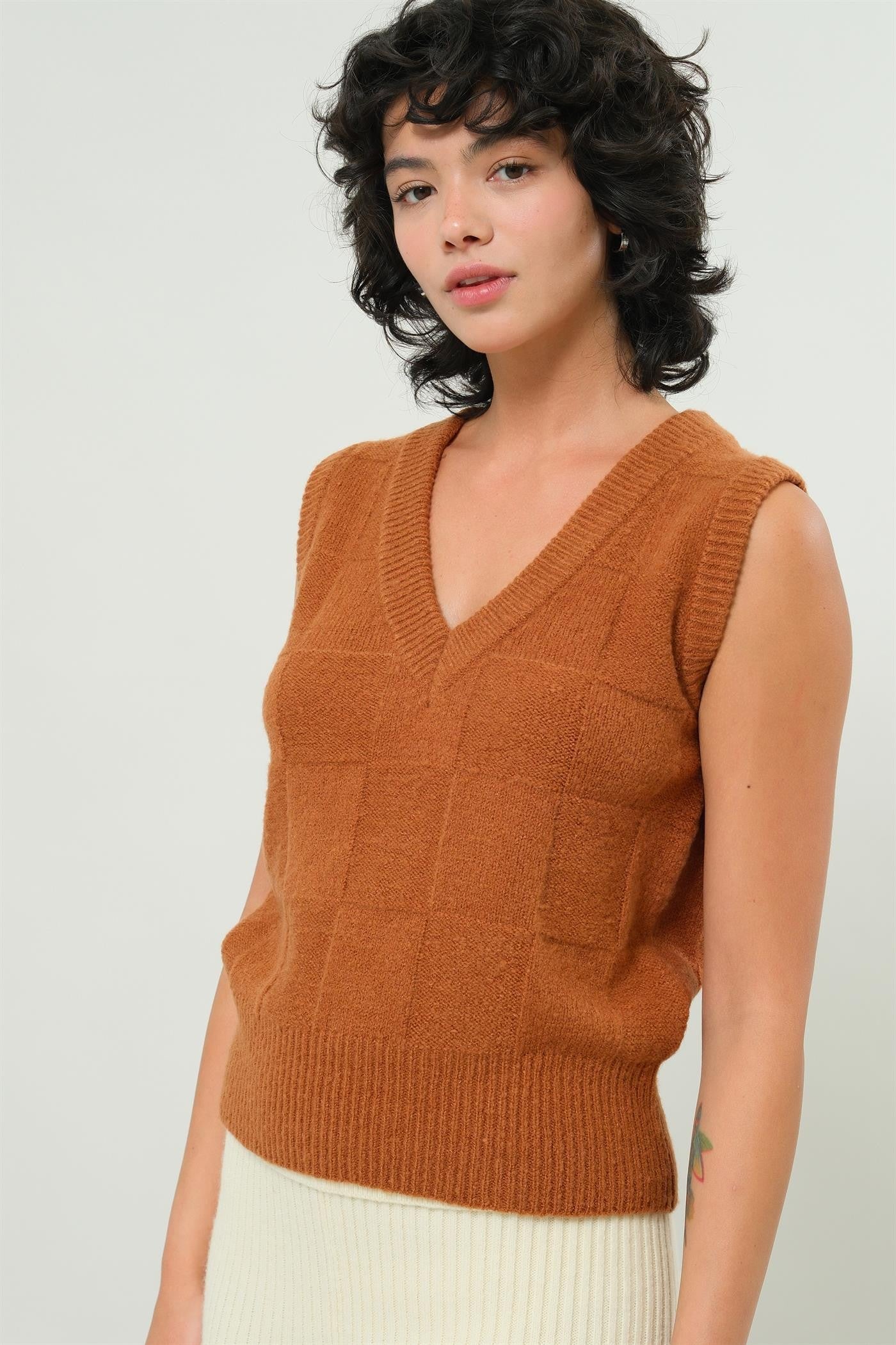 Basketweave Sweater Vest - Black