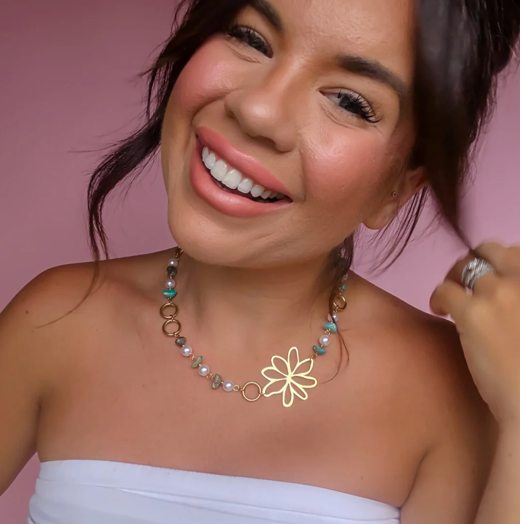 Meadow Glow Necklace