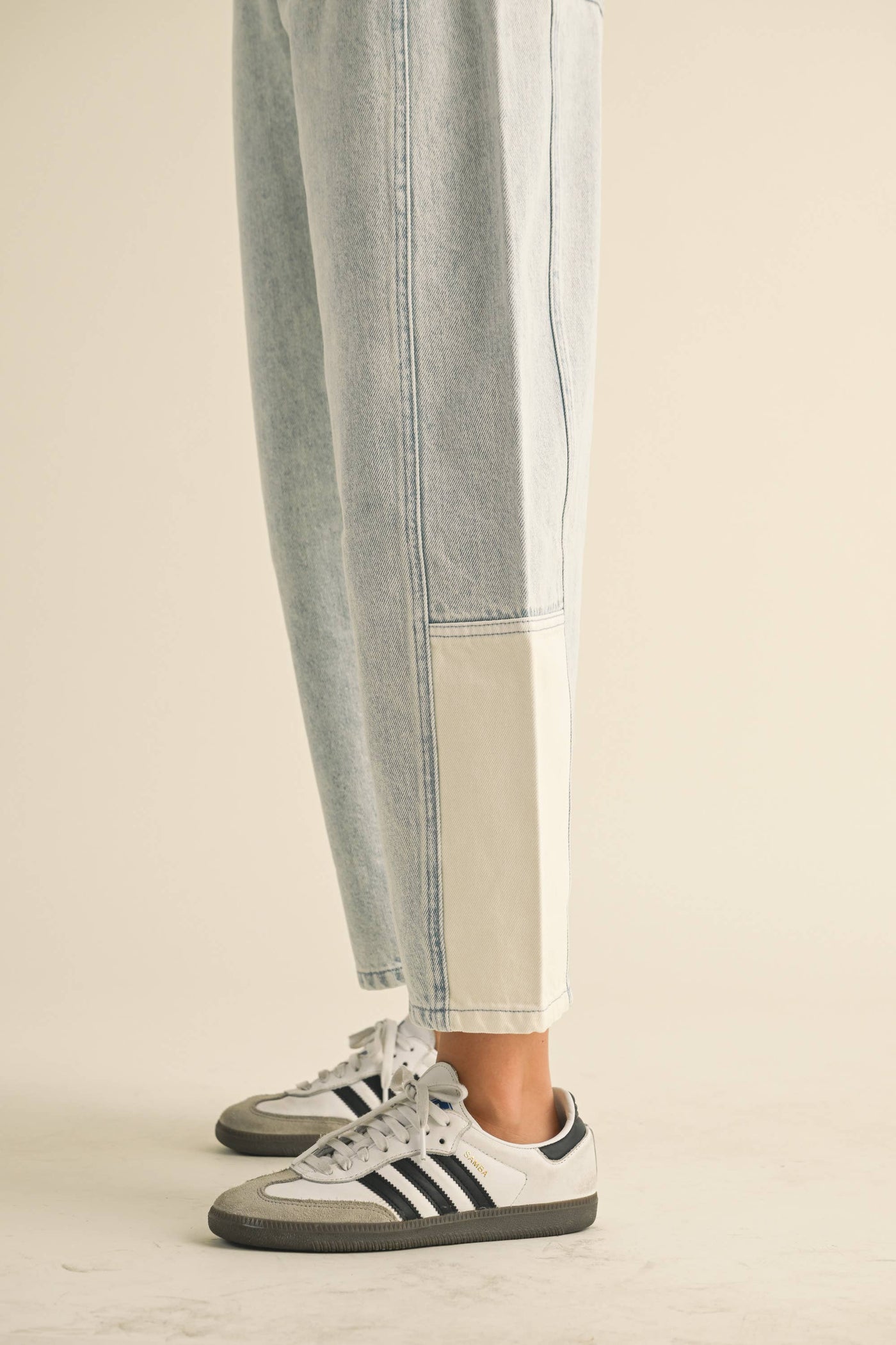 Contrast Panel Barrel Denim Pants