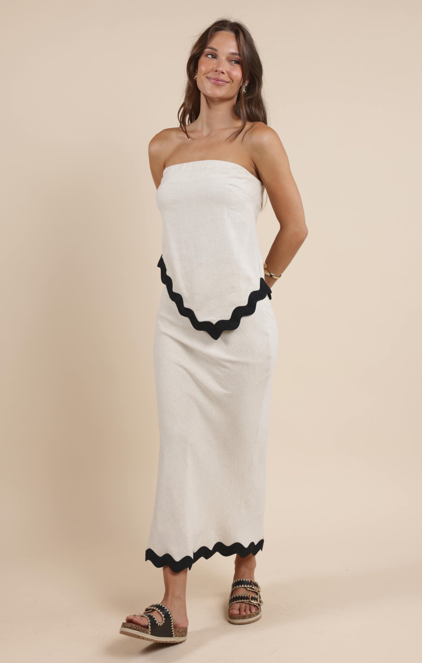 Sugarloaf Asymmetrical Wavy Trim Tube Top